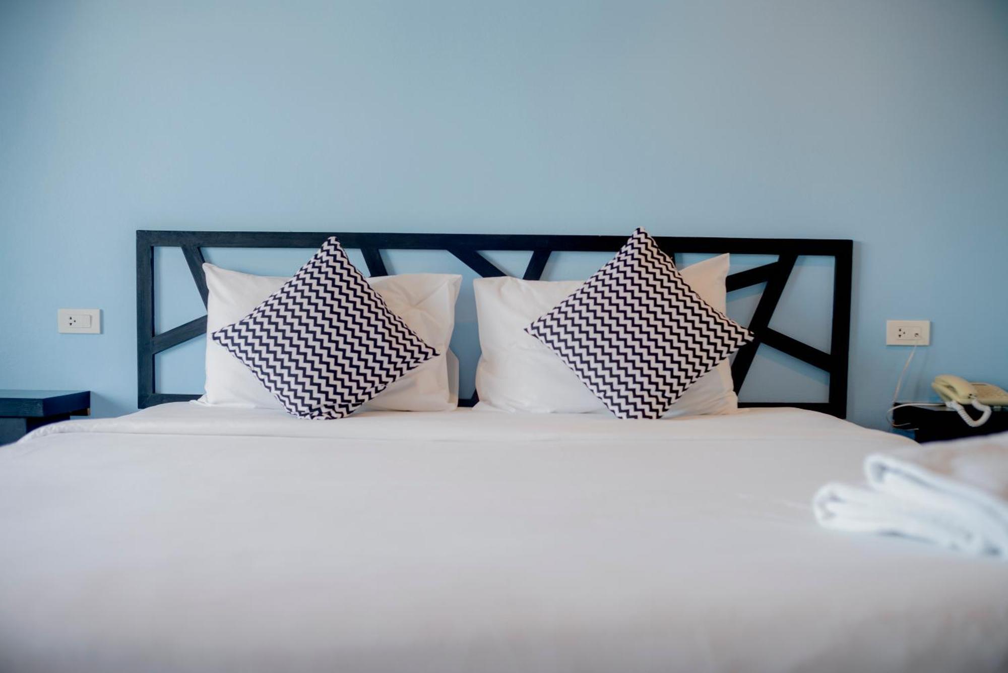 Sleep Whale Hotel Krabi town Exteriör bild